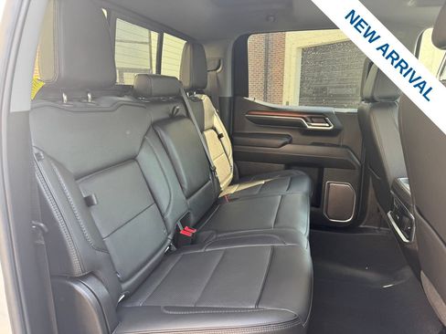 Used 2024 GMC Sierra 1500 Denali w/ Technology Package AWD/4WD image 11