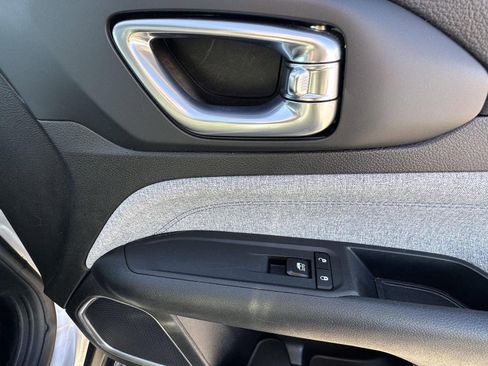 Used 2024 Jeep Compass Latitude image 38