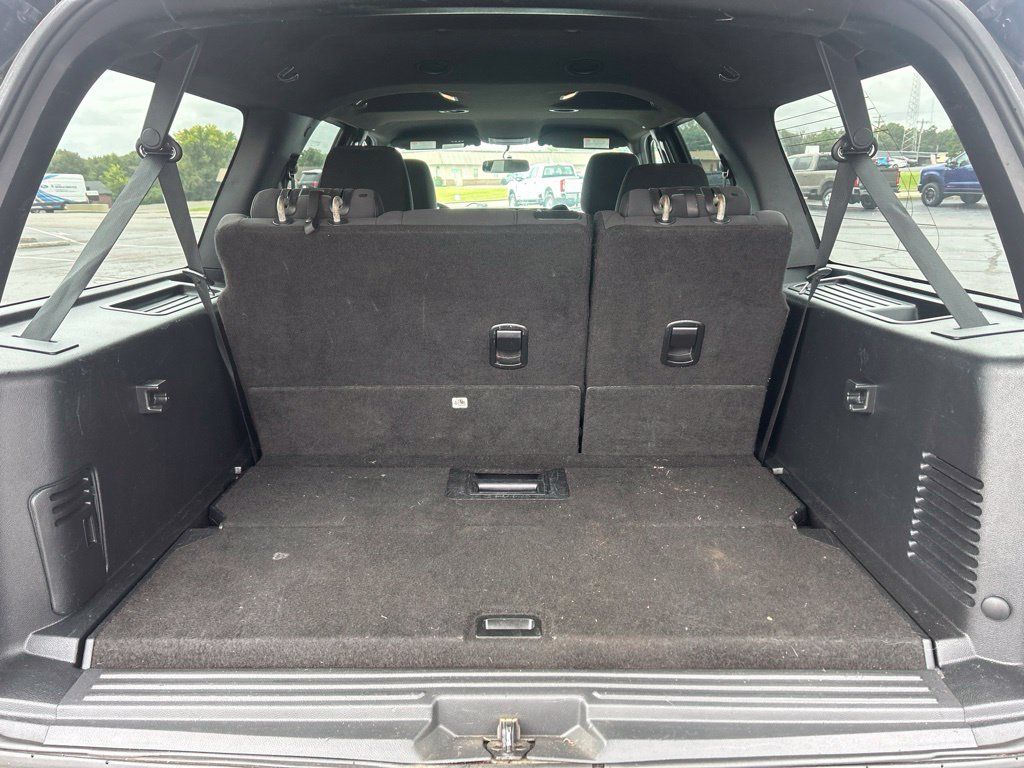 Used 2017 Ford Expedition EL XLT AWD/4WD image 12