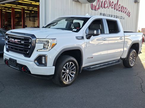 Used 2021 GMC Sierra 1500 AT4 w/ AT4 Premium Package image 3