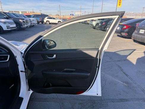 Used 2020 Kia Optima S image 23