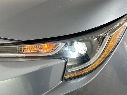 Used 2022 Toyota Corolla LE image 30