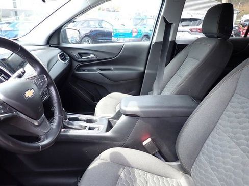 Used 2019 Chevrolet Equinox LT w/ Sun & Navigation Package image 10