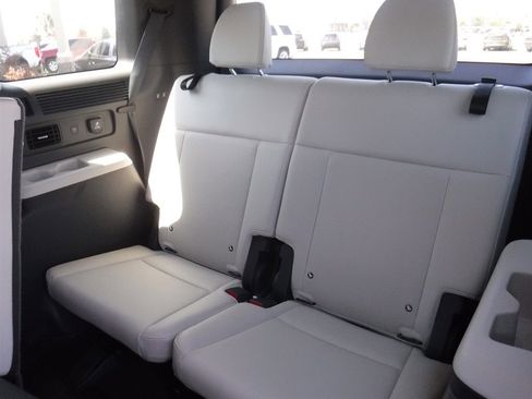 Used 2024 Hyundai Santa Fe Limited image 10