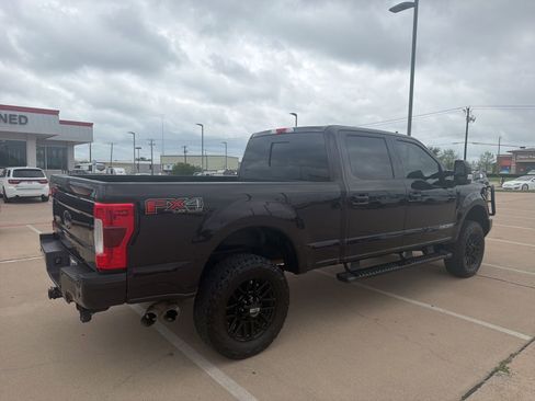 Used 2019 Ford F250 Lariat w/ Lariat Ultimate Package image 5