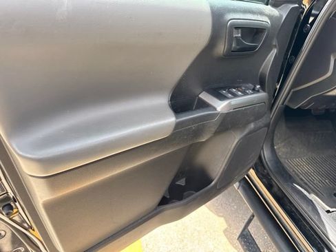 Used 2023 Toyota Tacoma SR5 w/ Technology Package AWD/4WD image 30
