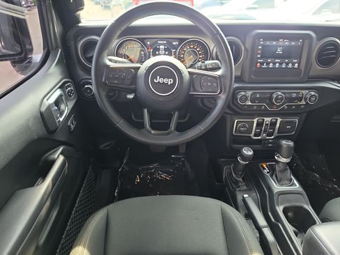Used 2018 Jeep Wrangler Unlimited Sport S AWD/4WD image 13