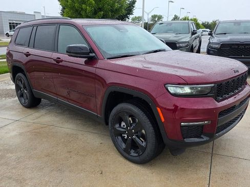 New 2025 Jeep Grand Cherokee L Limited w/ Black Appearance Package image 7