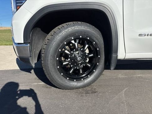 Certified 2024 GMC Sierra 1500 SLT image 26