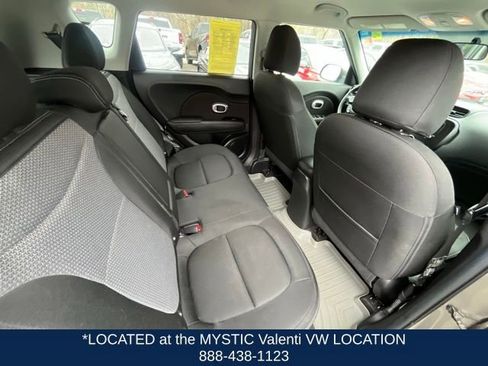 Used 2017 Kia Soul + FWD image 18