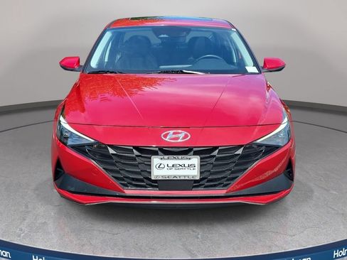 Used 2022 Hyundai Elantra Limited FWD image 3