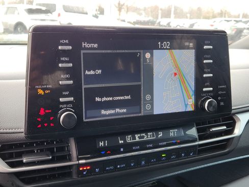 Used 2023 Toyota Sienna XSE image 21