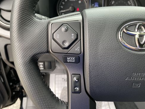 Used 2023 Toyota Tacoma TRD Off-Road w/ TRD Premium Off Road Package AWD/4WD image 20