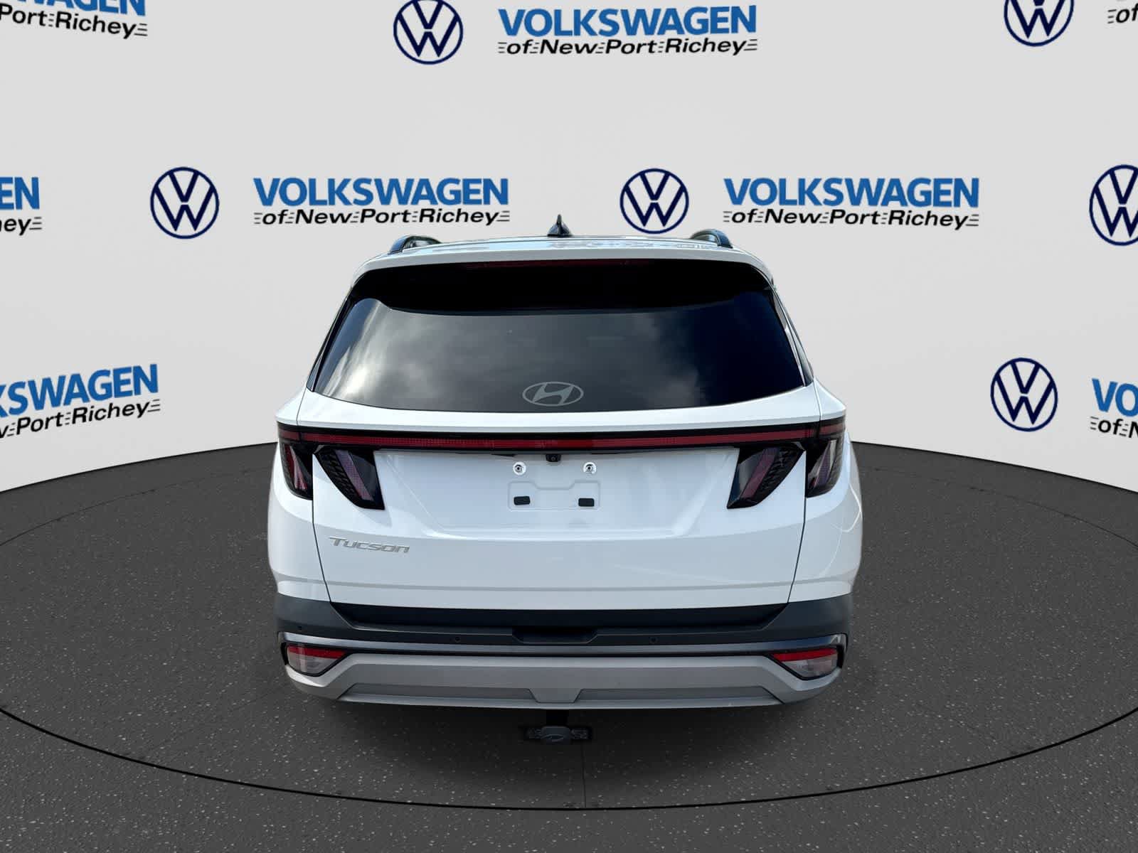 Used 2025 Hyundai Tucson Limited FWD image 13