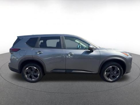 Used 2025 Nissan Rogue SV FWD image 16