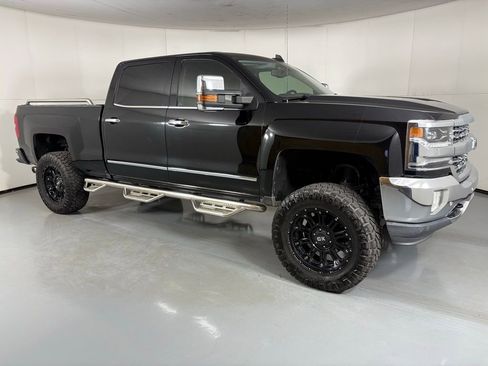 Used 2017 Chevrolet Silverado 1500 LTZ image 17