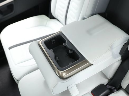 Used 2024 Rivian R1S Adventure AWD/4WD image 60
