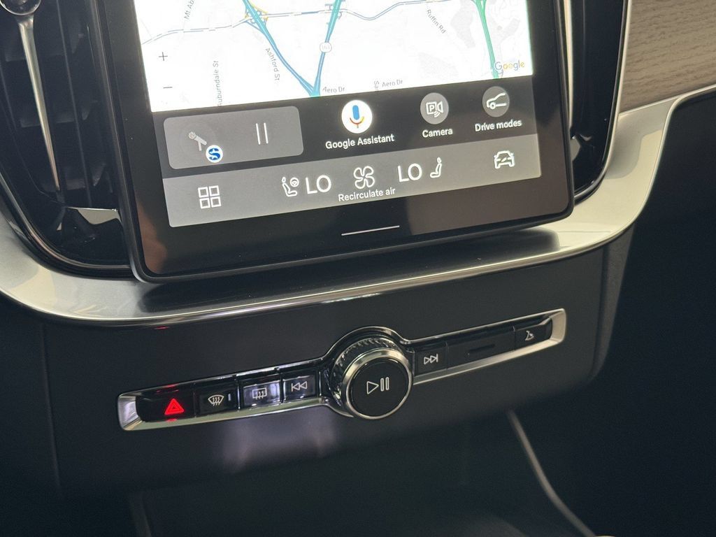 New 2026 Volvo XC90 T8 Plus AWD/4WD image 30