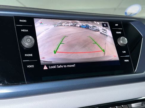 Certified 2023 Volkswagen Taos SE FWD image 19