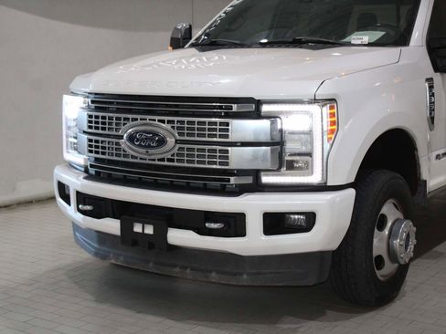 Used 2019 Ford F350 Platinum w/ Platinum Ultimate Package image 2