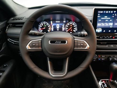 New 2026 Jeep Compass Latitude image 14