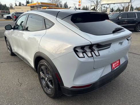 Used 2022 Ford Mustang Mach-E Select image 7