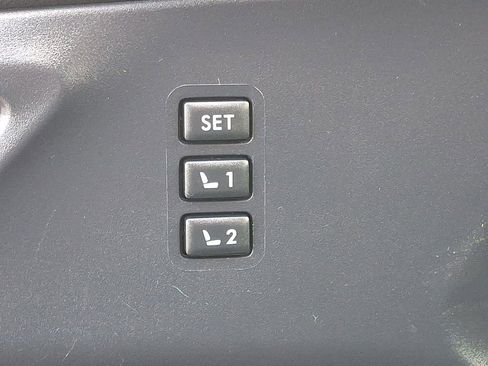 Used 2023 Subaru Ascent Limited AWD/4WD image 26
