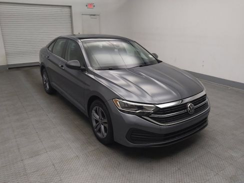 Used 2023 Volkswagen Jetta SE FWD image 13