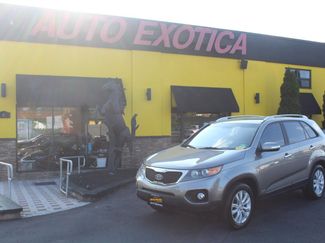 Used 2011 Kia Sorento LX w/ Convenience Pkg image 1