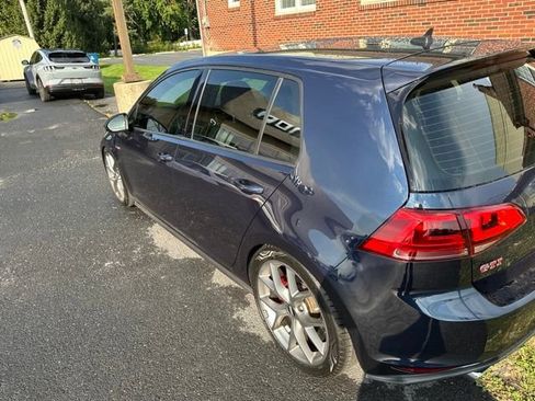 Used 2017 Volkswagen GTI SE FWD image 2