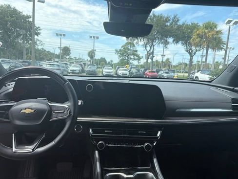Used 2025 Chevrolet Traverse High Country w/ LPO, Floor Liner Package FWD image 11