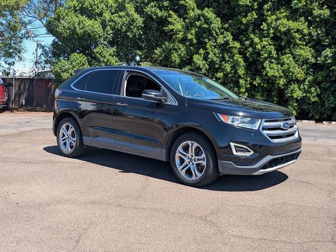 Used 2016 Ford Edge Titanium image 2