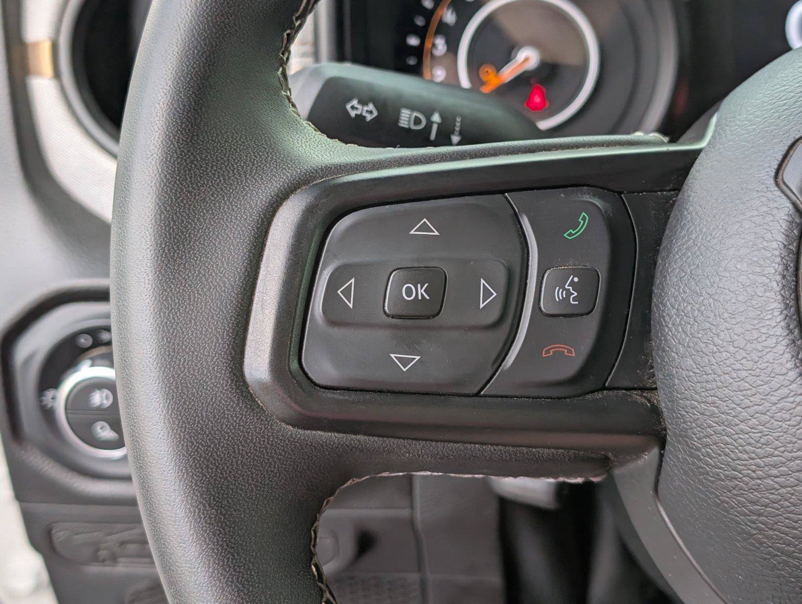 Used 2025 Jeep Gladiator Sport AWD/4WD image 28