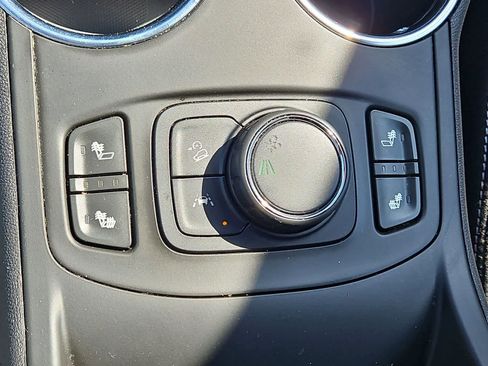 Used 2022 GMC Terrain SLE w/ Driver Convenience Package FWD image 28