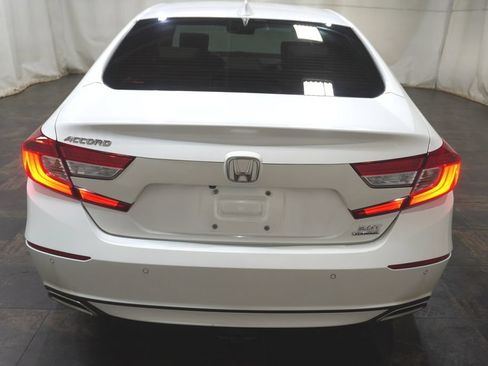 Used 2019 Honda Accord Touring image 6