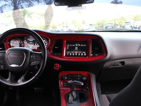 Used 2020 Dodge Challenger SXT image 13