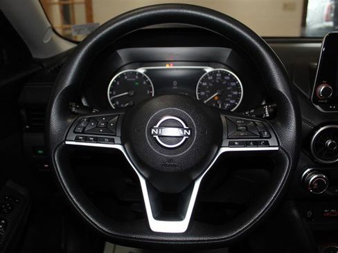 Used 2024 Nissan Sentra SV image 15