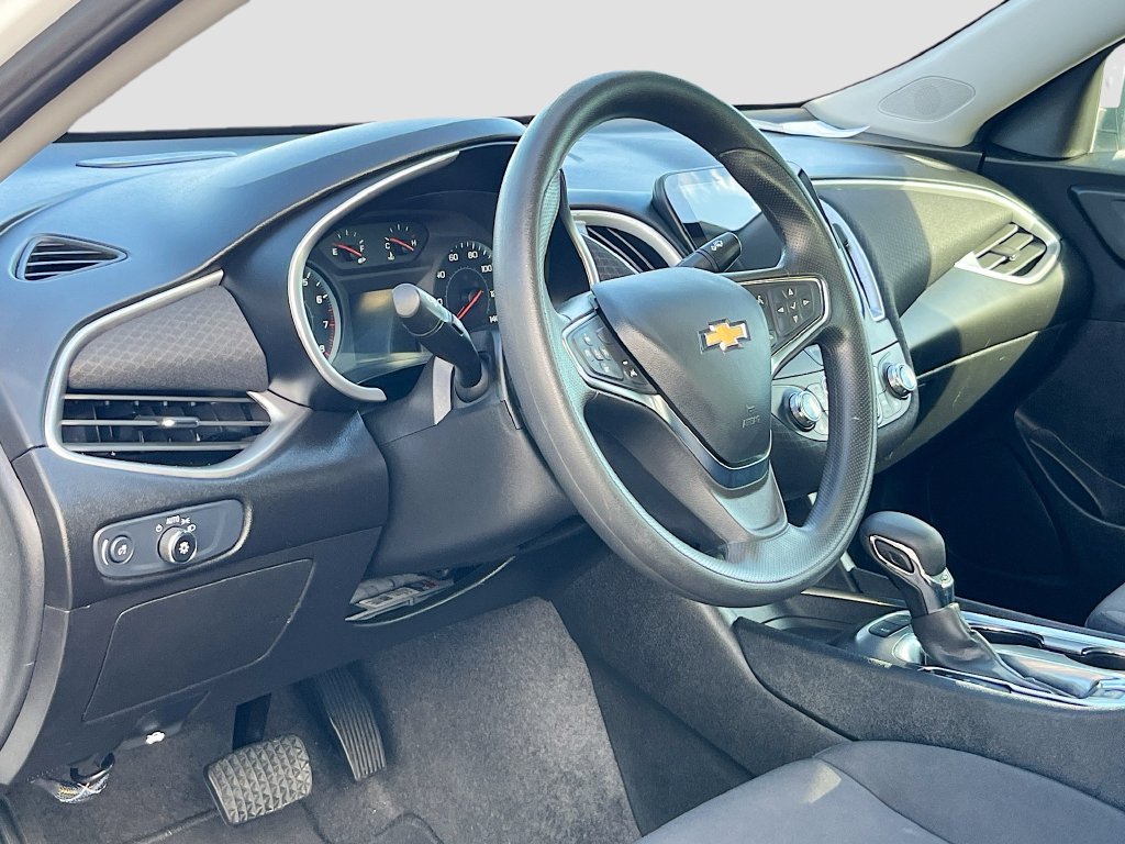 Used 2024 Chevrolet Malibu LT FWD image 9