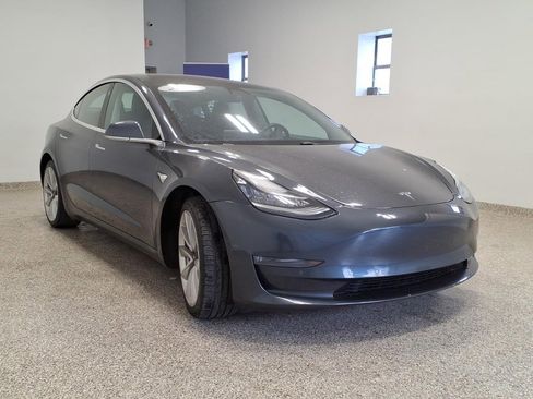 Used 2020 Tesla Model 3 Long Range image 3