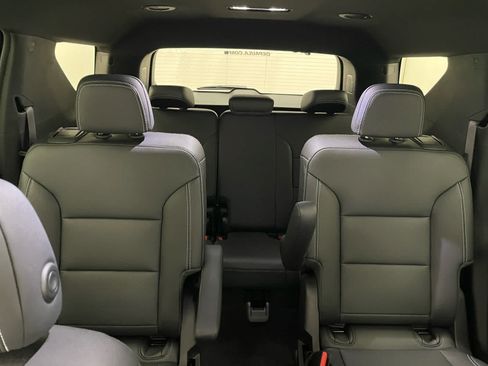 New 2026 Chevrolet Traverse LT w/ Driver Confidence Package AWD/4WD image 13