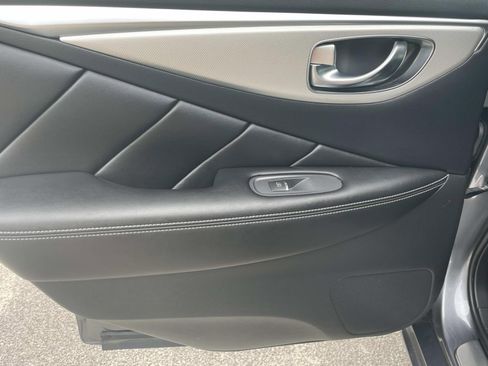 Used 2019 INFINITI Q50 Luxe w/ Essential Package (3.0T Luxe) RWD image 9