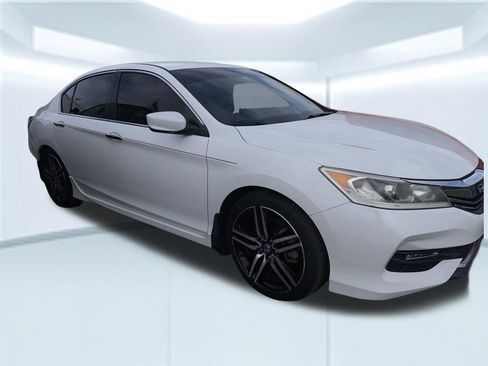 Used 2016 Honda Accord Sport image 2
