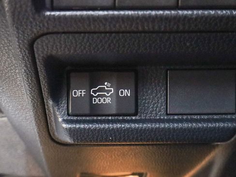 Used 2025 Toyota Tacoma TRD Off-Road image 18