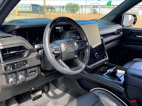 Used 2025 GMC Yukon AT4 Ultimate w/ LPO, Floor Liner Package image 17