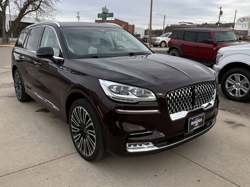 Used 2023 Lincoln Aviator Black Label w/ Dynamic Handling Package AWD/4WD image 3