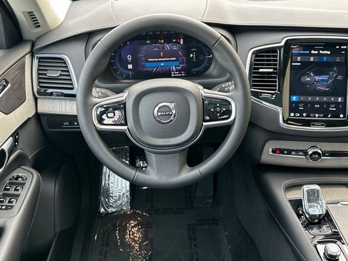Certified 2025 Volvo XC90 T8 Ultra w/ Protection Package Premier image 15