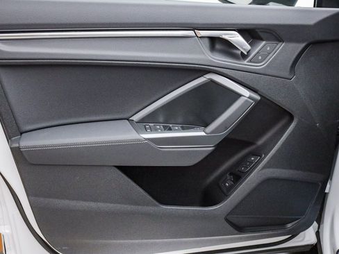 New 2025 Audi Q3 2.0T Premium image 23