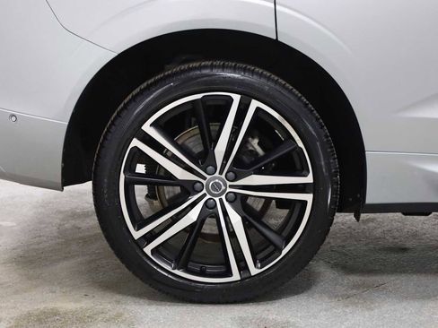 Used 2018 Volvo XC60 T6 R-Design w/ Convenience Package image 37