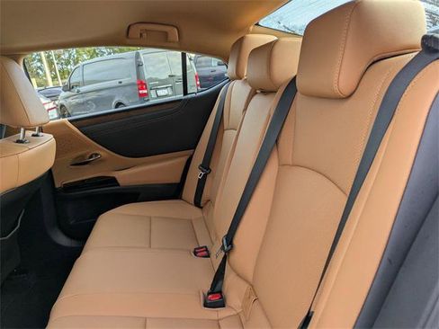Certified 2025 Lexus ES 300h w/ Premium Package image 13