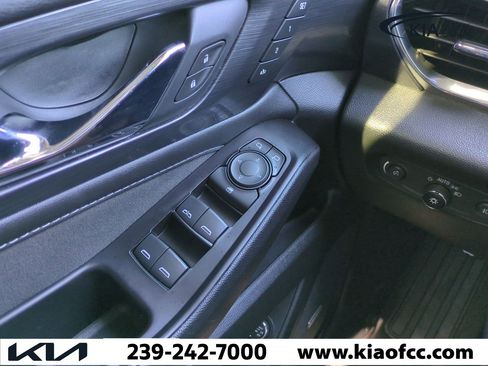 Used 2020 Chevrolet Traverse High Country w/ LPO, Floor Liner Package image 27